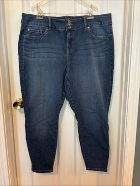 Torrid Dark Blue Women's Stretch Jeans “jegging”. Size 22